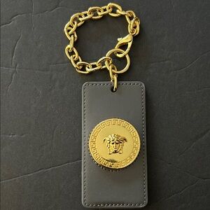 NWOT, Versace Gray Leather Key & Card Holder, luggage tag unisex